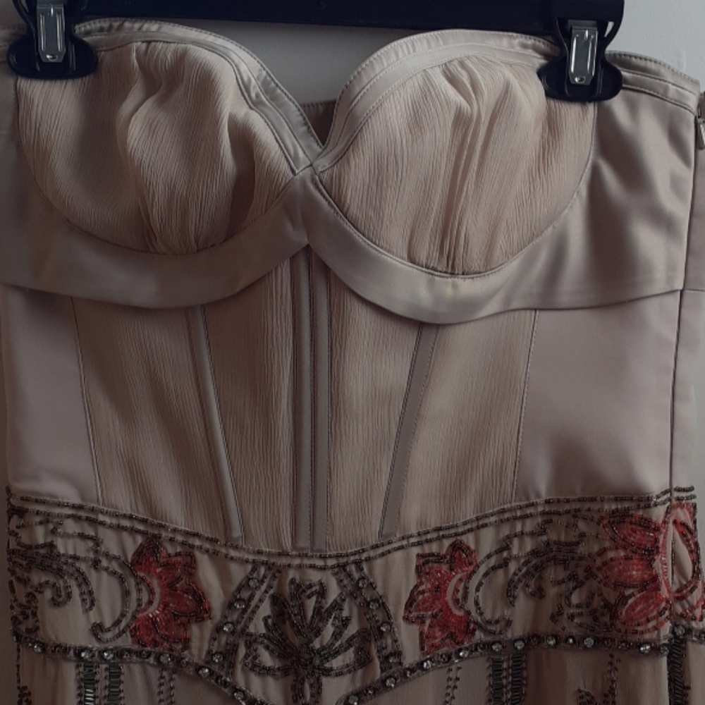 Dress - Picture 2 of 6